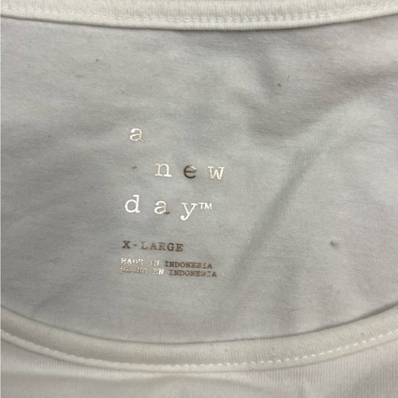 A New Day Puffy Sleeve Classic White Tee - Picture 3 of 4